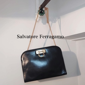 【送料無料】Salvatore Ferragamo フェラガモ ガンチーニ 2WAYバッグ チェーンバッグ クラッチ レザー ブラック 黒 ゴールド ヴィンテージ