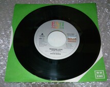 【シングルレコード/来日記念盤】DAVID BOWIE デビッド・ボウイ「モダン・ラヴ MODERN LOVE」1983年_画像4