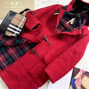 可愛いレッド!!参考価格15万●美品BURBERRY ★高級ウールダッフルコート ★バーバリーコート　レディース ノバチェック総柄　イギリス製