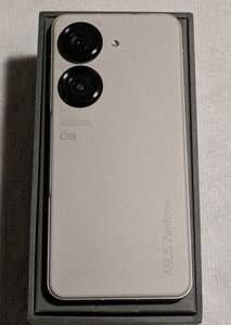 美品 Zenfone 9 5.9インチ メモリー8GB ストレージ128GB ムーンライトホワイト 一括