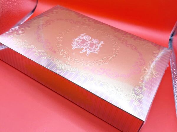 カネボウ ミラノコレクションGR フェースパウダー2023<おしろい>30g¥13,200(税込)