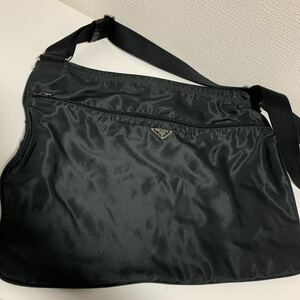 美品　PRADA プラダ ナイロン　ブラック　大きめ　ショルダーバッグ ブラック 