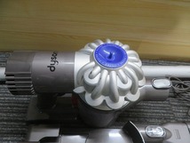 K☆dyson　ダイソン コードレス　ハンディ　掃除機　パーツ　充電器付 ◎動作OK_画像3