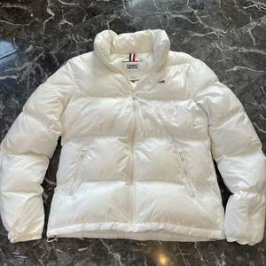 74 TOMMY JEANS トミージーンズ　中綿ジャケット　ホワイト　白　アウター　ホワイト 長袖 冬物 ジャケット メンズ　XSサイズ　