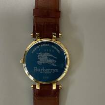 Burberry バーバリーバーバリー 3210 アイボリー文字盤 デイト レディース腕時計 ＊稼働品 _画像6
