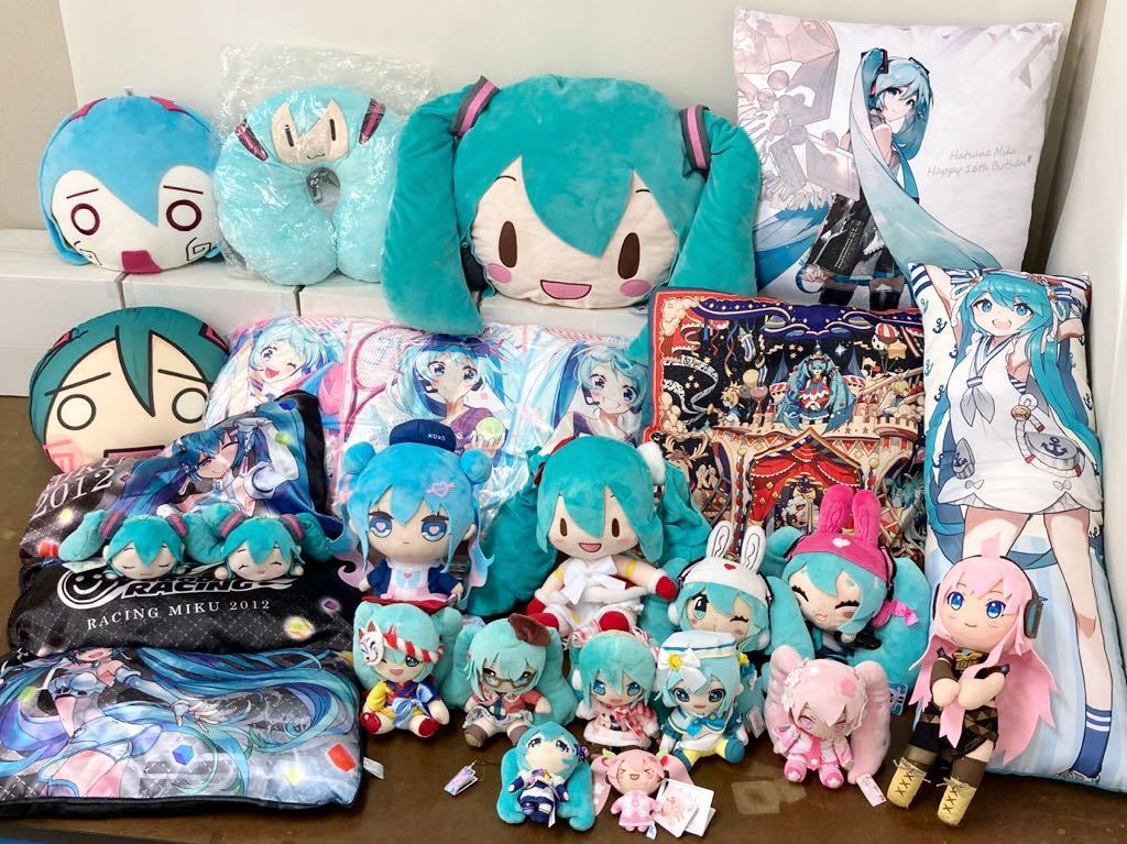 Yahoo!オークション -「初音ミク メガジャンボふわふわぬいぐるみ」の