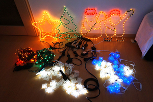 クリスマスイルミネーション LED LEDライト 雪の結晶 4又・6又コンセント