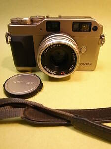 可動品◆Contax G1・コンタックスG1 Carl Zeiss Planar●T 45mm F/2 Lens・フィルムカメラ ・良好・純正ネックストラップ付き