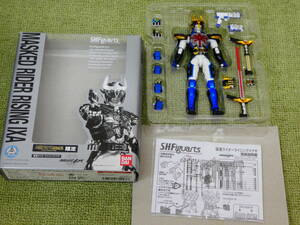 098-D31) 中古品 S.H.Figuarts EX 仮面ライダー キバ 仮面ライダー ライジングイクサ 魂ウェブ商店限定 バンダイ