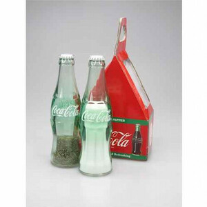 コカコーラ　Coca-Cola ボトル型SALT＆PEPPER食器 キッチン用品 行楽用品 コカ,コーラ雑貨 　アメ雑　アメリカン雑貨