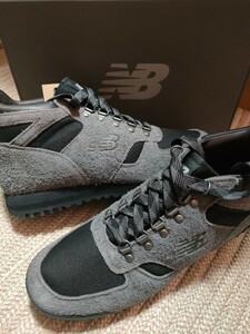 Новая цена 22000 New Balance Urainecb 28,5 см. Замшевые сапоги с новым балансом.