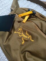 新品 未使用 アークテリクス マンティス 1 レリック ブラウン ARC'TERYX ショルダーバッグ ウエストポーチ MANTIS 1.5L 国内正規品_画像2