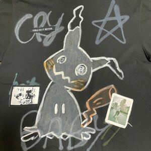 Art hand Auction Tee shirt Pokemon peint à la main une pièce Guernica Mimikyu noir Guernica peint à la main, Taille XL et plus, col rond, Une illustration, personnage