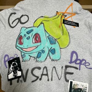 Art hand Auction Guernica Hand Painted Parka Hand Painted One Piece Guernica Bulbasaur, XL size and above, round neck, An illustration, character