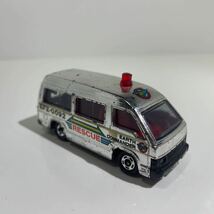 当時物 日本製 TOMY トミカ No.3 ハイエース レスキュー メッキ 救急車 ミニカー MADE IN JAPAN TOMICA 1988年 絶版_画像2