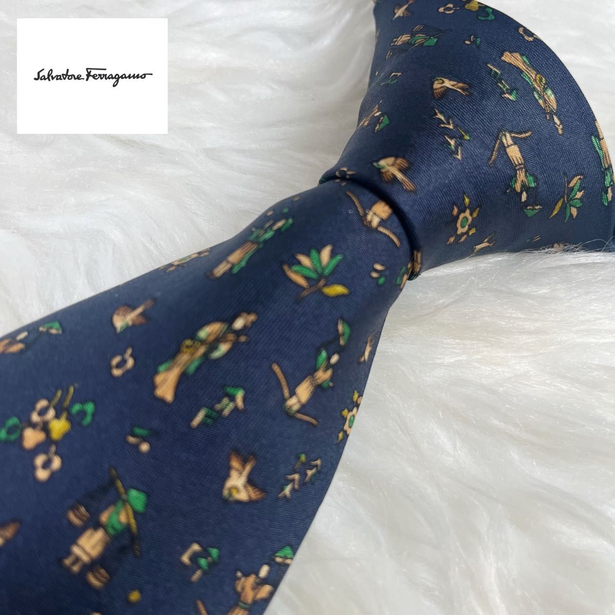Salvatore Ferragamo | 可通過Doorzo進行一站式代購,費用低廉、 輕鬆