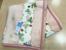 【送料無料】日本製 ウエッジウッド アクリル毛布 ピンク WW7620 ワイルドストロベリー柄_画像1