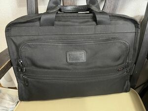 TUMI トゥミ ブリーフケース ビジネスバッグ 型番　2610DH 中古品で使用感あります。