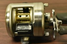 【1スタ☆】シマノ 05 カルカッタ 100 右巻き SHIMANO CALCUTTA オールラウンド バス釣り シーバス ロックフィッシュ 巻物（CKN_O1）_画像4