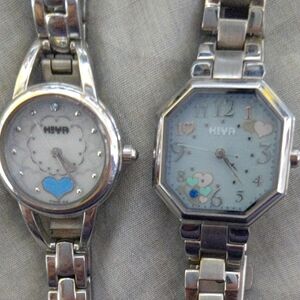 腕時計　ソーラー腕時計　レディース腕時計　可愛い　ハート　ブルー　シルバー　メタルバンド　HIYA　電池交換不要　２種セット