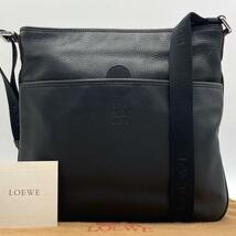 超美品/現行● LOEWE ロエベ アナグラム レザー ショルダーバッグ ブラック 黒 サコッシュ メッセンジャーバッグ ボディ メンズ レディース_画像1