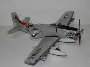 1/48 アメリカ海軍 ダグラス A-1H スカイレーダー レシプロ艦上攻撃機 完成品