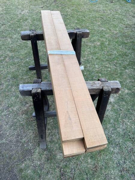 木曽ひのき角材 柾目赤身 125〜133cm×9.0cm程度×3.5cm程度 8本