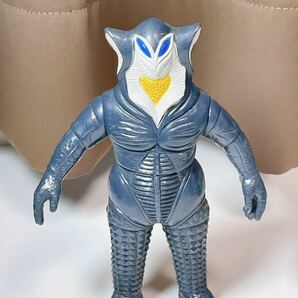 C24 円谷プロ メフィラス星人 1998 ウルトラマン 怪獣 ソフビ 人形の画像1