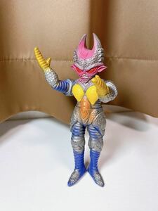 C30 円谷プロ レディーベンゼン 1997 ウルトラマン 怪獣 ソフビ 人形