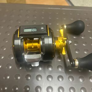 美品　DAIWA MILLIONAIRE ICV 100R ダイワ ミリオネア 右ハンドル 船用カウンター付き両軸リール　アイズファクトリーカスタムハンドル