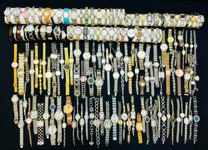 宝飾腕時計など 150本 大量 BULOVA ELGIN klaeuse FOSSIL ダイアモンドクォーツ GUESS CARAVELLE 等 ゴールド シルバーカラー まとめて F84