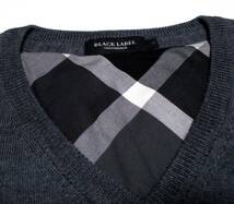 大人気サイズ L 極美品 ブラックレーベルクレストブリッジ 襟首・袖口裏クレストブリッジチェック柄 羊毛100% Ｖネック ニットセーター_画像4