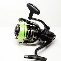 【085-8239k】◆Shimano/シマノ◆20 TWIN POWER 3000MHG ライン付_画像1