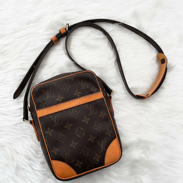 LOUISVUITTON ルイヴィトン　モノグラム　ダヌーブ M45266