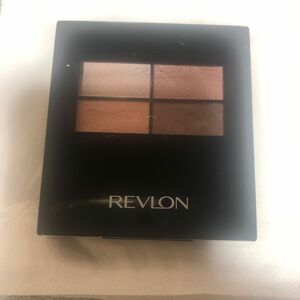 レブロン　アイグロー　シャドウ　クワッドN 02 SWEET NEUTRALS 元値1600円