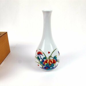  Imari . vase road . work flower natural flower go in * one wheel ..( also box )