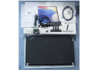 薄型モバイルモニター IVV 17.3インチ フルHD IPS液晶パネル スピーカー内蔵 です。