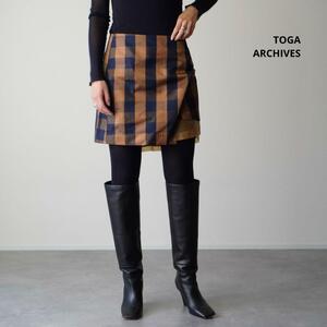 TOGA ARCHIVES トーガ チェックスカート ゴールド フリル 変形デザイン 裏地あり キュプラ ひざ上丈 ブロックチェック 台形スカート