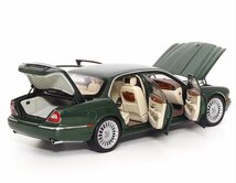 ▲金属製！Green！限定品！Almost Real 1/18 JAGUAR ジャガー XJ XJ6 X350 新品 AR_画像2