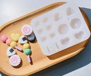 シリコンモールド　ミニチュア　フード　和食　なると　御団子　おにぎり　レジン　トレカデコ　ハンドメイド　デコレーション　デコパーツ