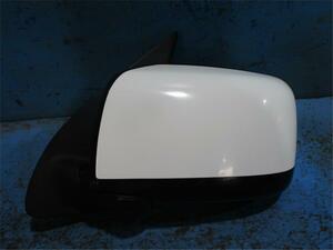  Isuzu small size original Como { JVW6E26 } left side mirror P10600-22002321