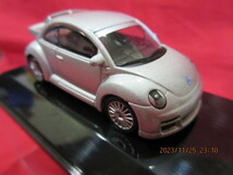 希少　レア　珍品　入手困難　VOLKSWAGEN NEW BEETLE RSI　ニュービートルＲＳＩ　オートアート　1/64_画像3