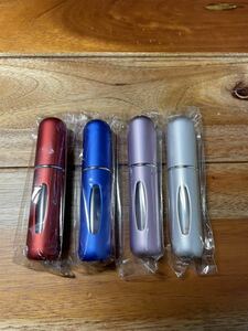 【未使用】香水 アトマイザー ノズル 5ml スプレー 詰め替え ボトル 携帯 ４色★４本セット（レッド、ブルー、ピンク、シルバー）