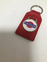 ★ダットサン★赤皮★ 角型　本皮キーホルダー★DATSUN★ 新品！★ 即決！_画像1