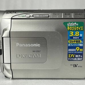 真749【Panasonic/パナソニック】Panasonic『NV-DS7』MiniDVビデオカメラ バッテリー付き『VW−VBD23』の画像1