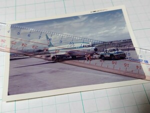 古写真 飛行機 全日空 型式不明 空港不明 1974年 モノクロ 個人撮影 長期自宅保管