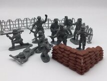 送料無料　約1/32　ドイツ軍　トイソルジャー＆トラック　プレイセット　フィギュア　おもちゃの兵隊　グリーンアーミーメン_画像3