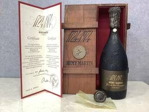 11444 1円〜 【未開栓】REMY MARTIN レミーマルタン 1724-1974 250周年記念ボトル ブランデー 700ml 40% 木箱/替栓/冊子付 撮影の為に開封