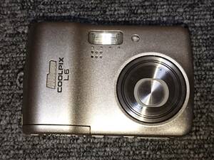 Nikon ニコン COOLPIX L6 S/N シルバー 乾電池式　デジタルカメラ CCDカメラ デジカメ