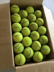 硬式テニスボール使い古し。多数あり。１００サイズの箱で送ります。手渡し可能。